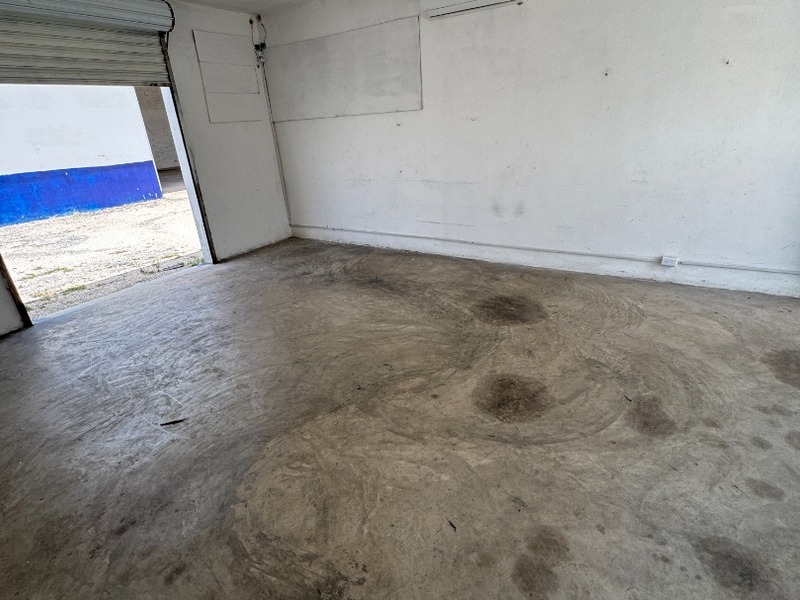 Renta Local con Bodega Comercial