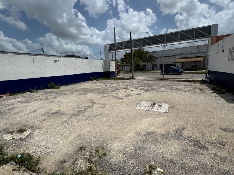 Renta Local con Bodega Comercial
