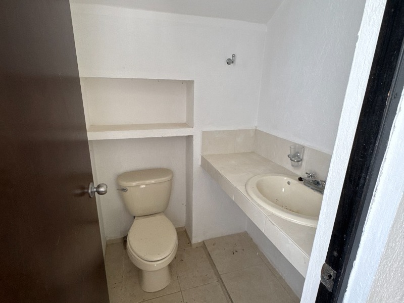 Renta Casa en cerrada Caimitos Residencial Gran Santa Fe