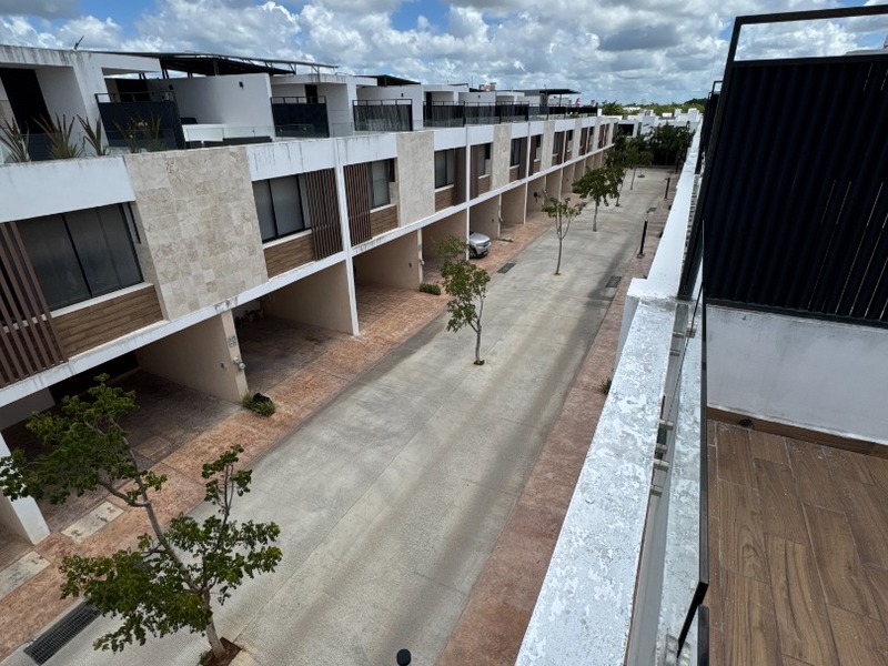 Townhouse en Renta en Privada Yukan Cholul