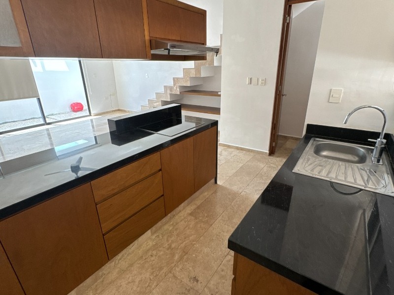 Townhouse en Renta en Privada Yukan Cholul