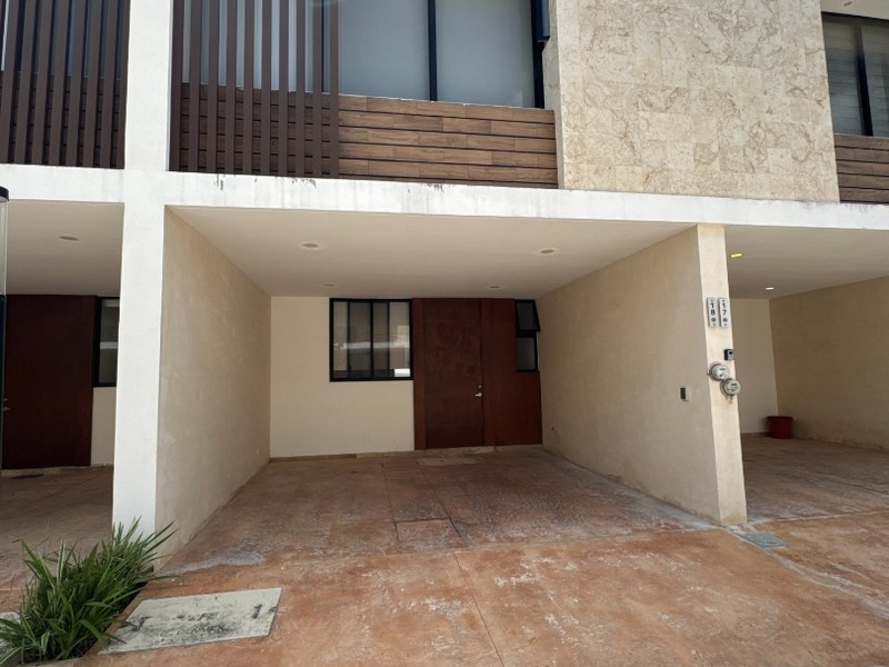 Townhouse en Renta en Privada Yukan Cholul