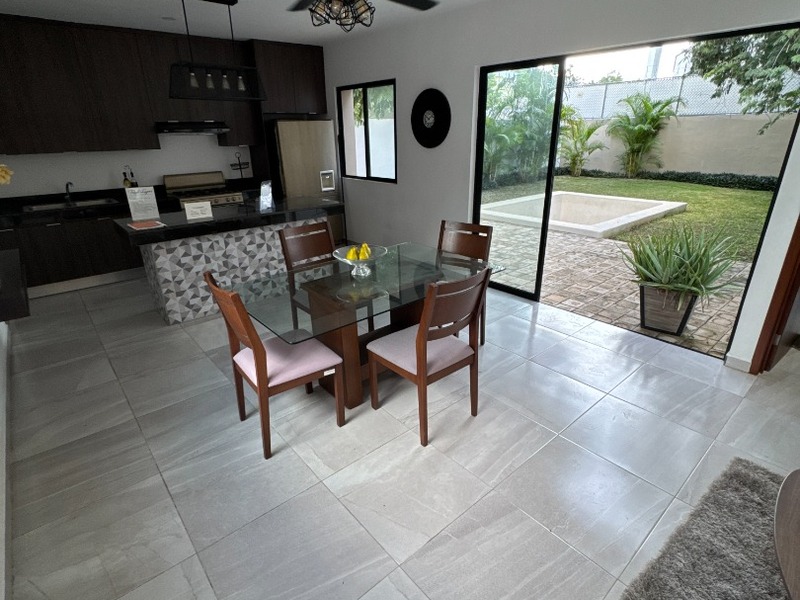 Real Laguna: Casas en Venta con piscina en Mérida, Yucatán
